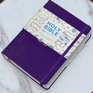 Holy Bible NIV Journaling Bible _ Single Column Journaling Bible with unlined margins_Purple
